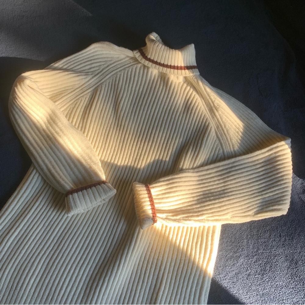 ❄️ Cream Ribbed Turtleneck Sweater